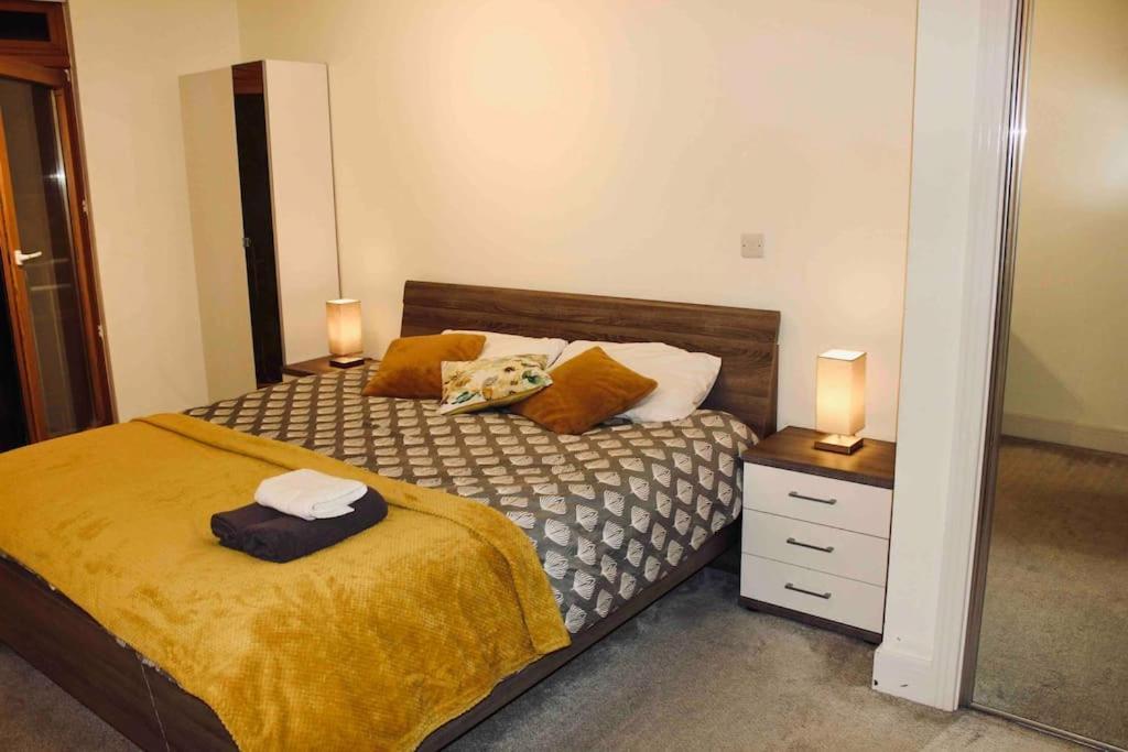 Spacious 1 Bed Luxury Ap Apartment