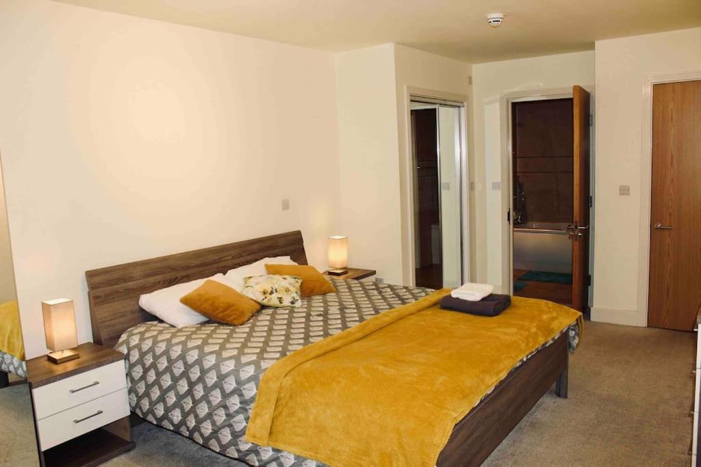 Spacious 1 Bed Luxury Ap * Birmingham