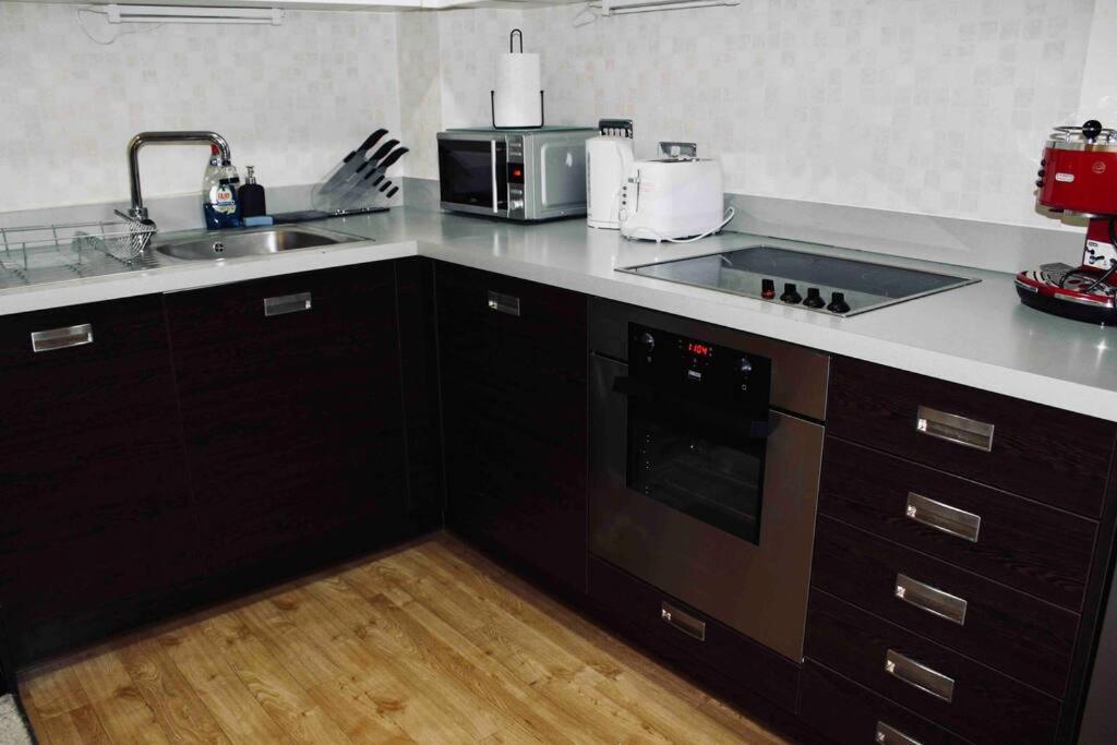 Spacious 1 Bed Luxury Ap